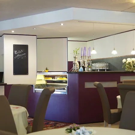 Hotel Postkeller 3*
